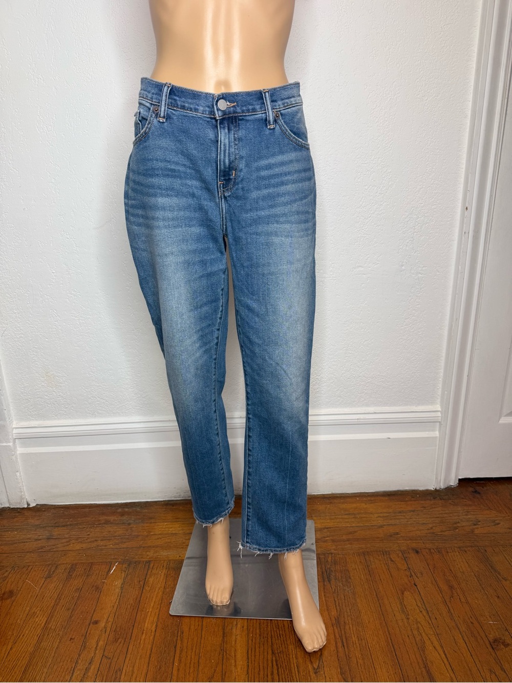 Hatch The Crop Light Wash Ankle Jeans 29 Straight Distressed Hem Designer Denim